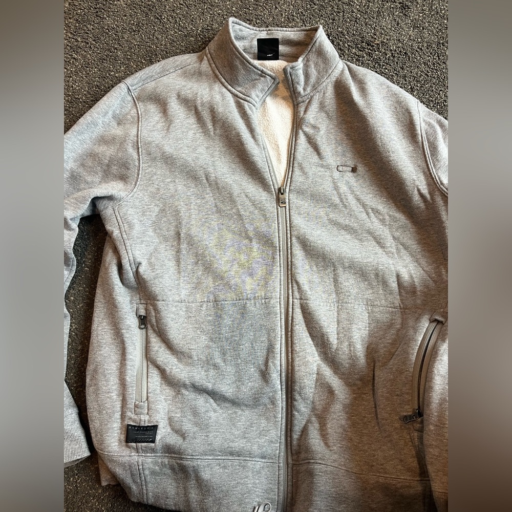 Men’s Oakley XL full zip sweatshirt